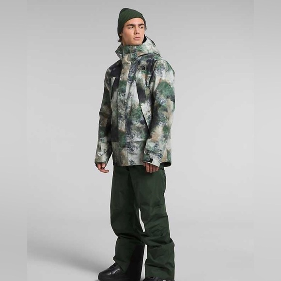 The north face Men’s Clement Triclimate® Jacket Pine Needle Faded Dye Camo Print - Picture 1 of 10
